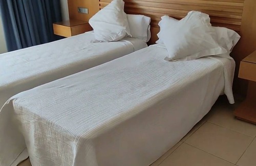 Ibiza Town Hotel | LeibTour code: [IBAPPRE/STD] Estudio en Playa den Bossa con Piscina