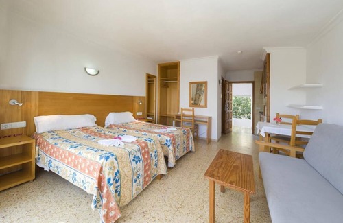 Playa d'en Bossa Hotel | LeibTour code: VICEGRELI-STD/♫Close to Ushuaia/Hi - ☀Pool + Close to the beach
