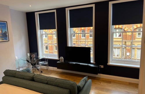 Soho Apartment | Leicester Square 3rd Floor Studio