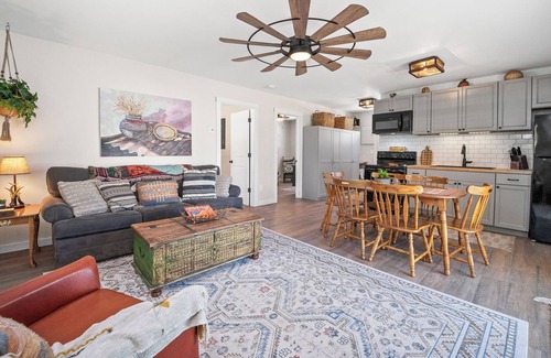 Silver Lake House | Leisure Escape - updated cottage right in Silver Lake