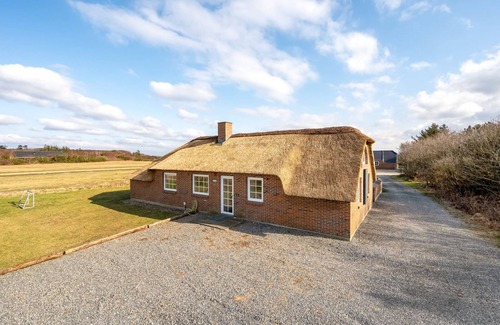 Lodbjerg Hede House | "Lemmikki" - 1.5km from the sea by Interhome