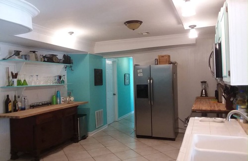 Englewood House | Lemoness - 4 bedrooms, 3 baths, heated pool, 1/2 mile from Manasota Key Beach!