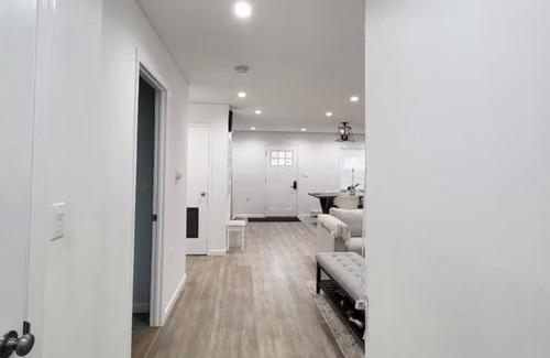 Levittown House | Lendes Modern 3-bedroom house in Levittown