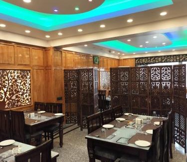 Srinagar Hotel | Leomir Hotels and resorts Private Limited