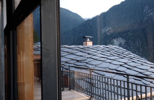 Peisey-Nancroix Ski Chalet | Les 3 Chalets groupés-Private Bathroom-Chalet