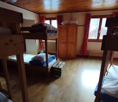 Molines-en-Queyras Bed & Breakfast | Les Arolles - Gîte d'étape et de séjour