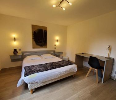 Aurec-sur-Loire Hotel | Les Cèdres Bleus