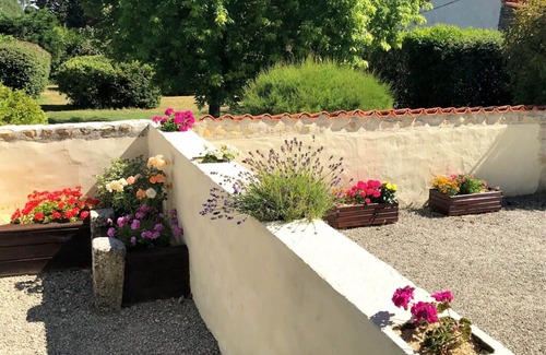 Moragne House | LES Capucines - Gite Complex