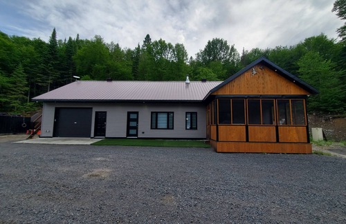 Lamarche Ski Chalet | Les chalets Amarok, presents the warm-footed chalet, an outdoor paradise!