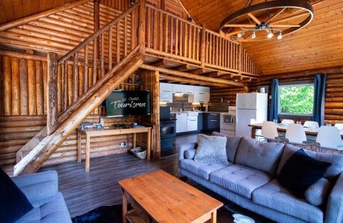 Saint-Leonard-de-Portneuf Ski Chalet | Les Chalets Tourisma - Chalet en bois rond avec spa - Chalet du 4e