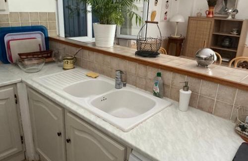 Saint-Andiol Bed & Breakfast | Les Cigales