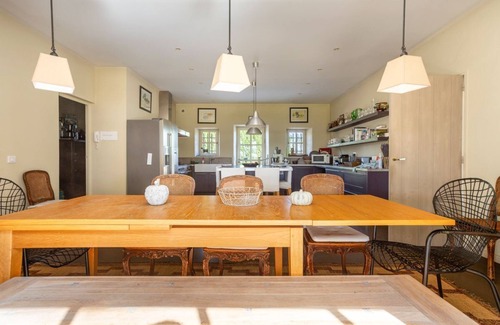 L'Isle-sur-la-Sorgue Villa | Les Deux Mas - Eight Bedroom Villa, Sleeps 16