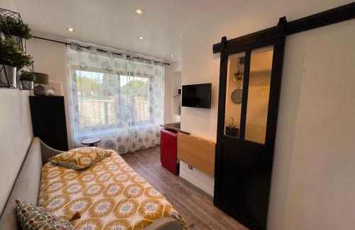 Sury-pres-Lere Apartment | Les Haltes de la Rive Gauche