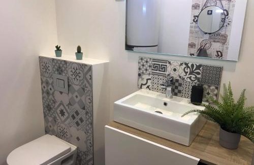 Sury-pres-Lere Apartment | Les Haltes de la Rive Gauche