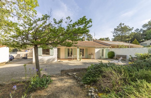Mornas Villa | Les Lauriers - The perfect area in Mornas for cyclists, hikers & wine lovers.