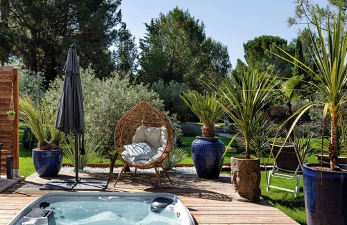 Saint-Cannat Cottage | LES Lodges Taizen & SPA , Sans Enfants, Votre Bulle de Reconnexion