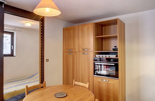 Les Bruyeres Apartment | Les Menuires, 2-Room 4-Person Ski-In Ski-Out Apartment