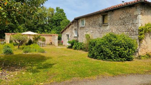 Villiers-le-Roux House | Les Murmures de Charente