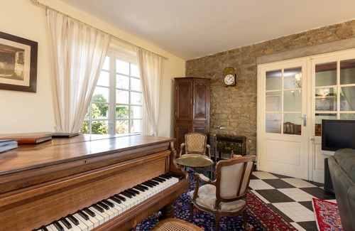 Saint-Jacut-de-la-Mer Villa | Les Rochettes. Charming 3* villa with large garden.