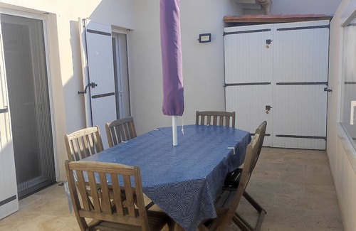 Saintes-Maries-de-la-Mer House | Les Saintes Maries de la Mer 3 bedroom house, air conditioning, Wifi, parking