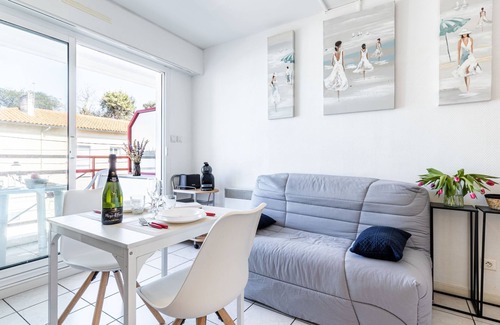 Pontaillac Apartment | Les Sternes by Interhome