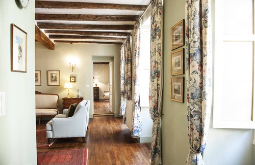 Sarlat-la-Caneda Historic Center Apartment | Les Suites sarladaises, the Licorne suite