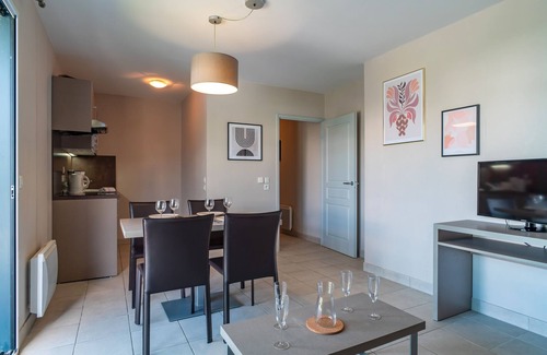 Concarneau Apartment | Les Thermes 511 - Appt proche plage avec piscine partagée