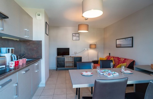Concarneau Apartment | Les Thermes 532 - Vue mer avec piscine partagée