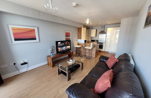 Chelmsford Apartment | Lesley Court- A spacious 2 bedroom apartment near Chelmsford Centre/Station