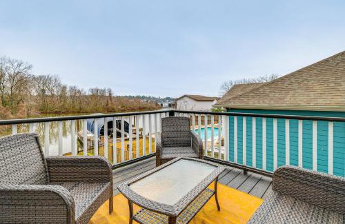 Montgomery House | Less Than 1 Mi to Boat Ramp Waterfront Lake Conroe Home!