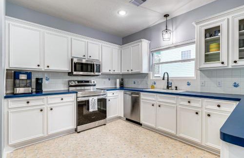 Montgomery House | Less Than 1 Mi to Boat Ramp Waterfront Lake Conroe Home!