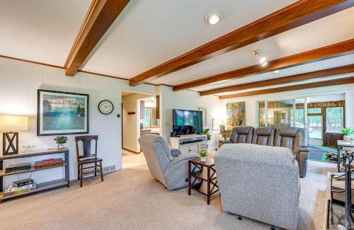 Whitehall House | Less Than 1 Mi to Lake Michigan Peaceful Cabin with Yard!