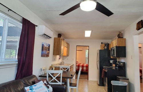 Blanco House | Less than 5 minutes to Blanco River, cozy 3 bedroom house with huge backyard!