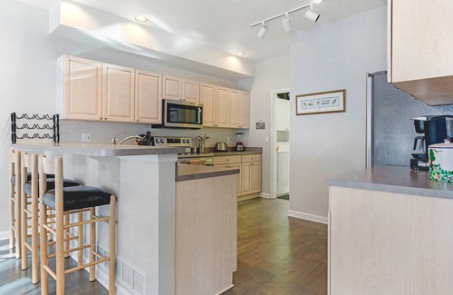 Eagle-Vail House | Let Us Be Your Vacation Home this Winter! Hot Tub, Dog Friendly, Quiet Golf Course Views.