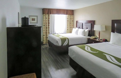 Silver Lake House | Let your trip take flight in Everett, WA !