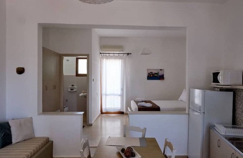 Khondros Apartment | Levanta - Cozy studio 50m from the beach, sleeps 4