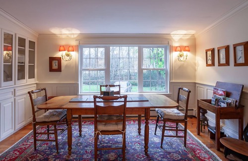 Walpole House | Lg/Charming Updated Farmhouse Historic Picturesque Walpole NH/VT Border sleeps 8