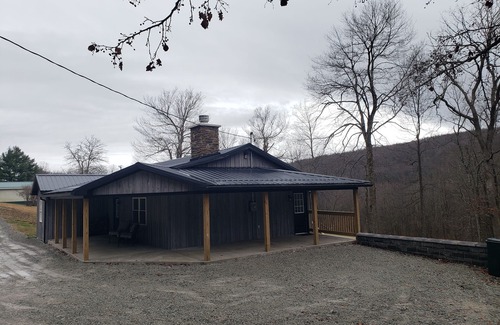 Mill Run Cottage | LH MOUNTAIN RETREAT - Only 6 mi. to Ohiopyle, whitewater rafting & Fallingwater.