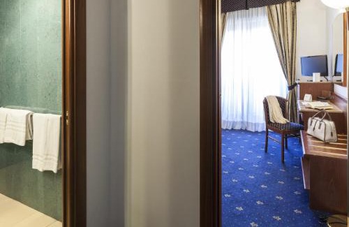 Fuorigrotta Hotel | LHP Napoli Palace & SPA