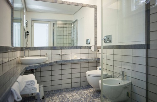 Marina Piccola Cottage | LHP Suite Executive Cottage Capri