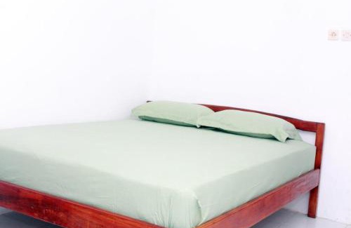 Moni House | Liahz Lodge