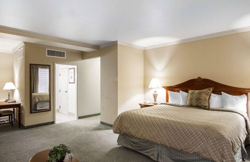 Cleburne Hotel | Liberty Hotel, an Ascend Collection Hotel