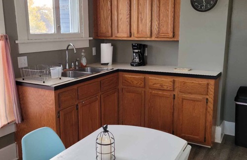 Napoleon Apartment | Liberty View Lovely one bedroom apartment. Great for traveling workers.