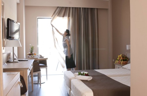 Palaiochora Hotel | Libyan Princess
