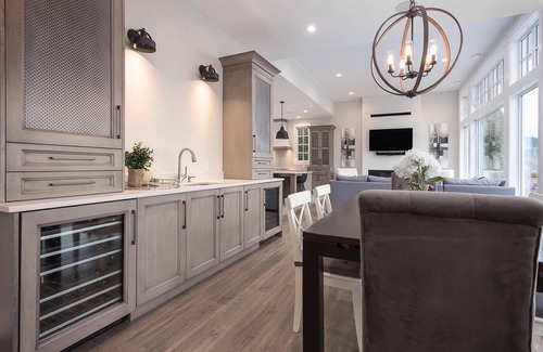 Central Okanagan House | Licensed Lakeside with Pool, 5 bath full house