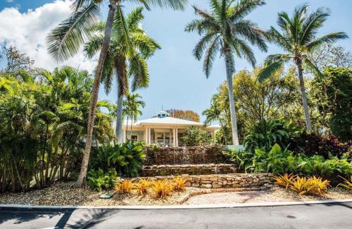 Rock Harbor House | LICENSED Mgr - LUXURY VIP PENTHOUSE SUITE - OFFERS RESORTS BEST PANORAMIC OCEAN VIEWS!