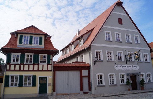 Bad Windsheim Apartment | Licht-durchflutete Ferienwohnung (45qm) mit Balkon und separater Küche