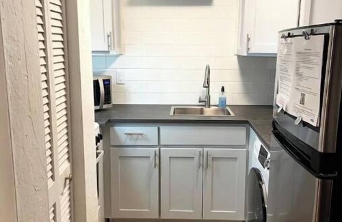 Sarasota Apartment | Lido-Key-Tiny Adorable Studio-C