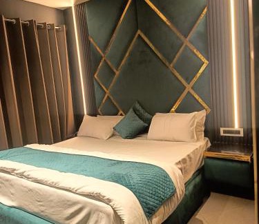 Srinagar Hotel | Lieu D Amour