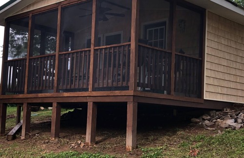 Luray Cottage | LIFE IS BETTER AT THE SHENANDOAH RIVER AT OUR COZY RIVERFRONT COTTAGE!